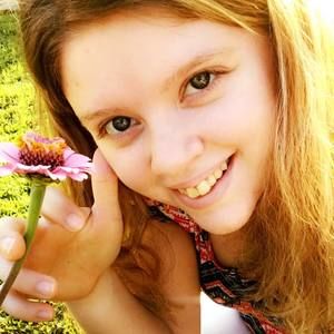 Meet your Posher, Caitlin